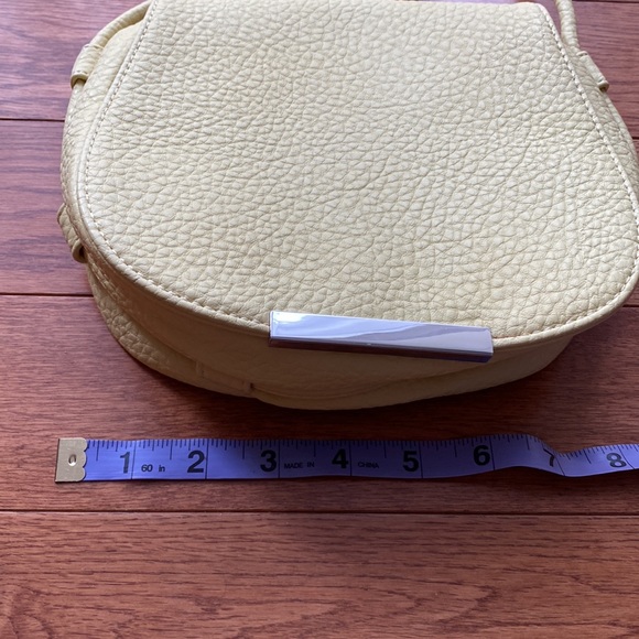 Clark’s Pastel Yellow Purse - Picture 3 of 8